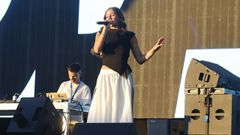 Alddara, artista gallega de pop urbano, cantante, letrista, compositora y productora musical, ayer en su concierto.