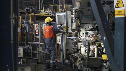 Vista de la nueva l�nea de galvanizado de ArcelorMittal en Avil�s (Asturias)