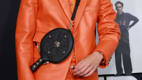 Detalle del bolso que luci� Timoth�e Chalamet