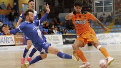 Pitero golpea el bal�n en el partido jugado en casa ante el Manzanares