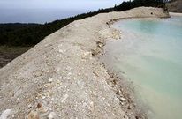 Una de las balsas est� llena desde hace meses y podr�a desbordarse si llueve con intensidad.