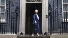 Liz Truss, a la salida de Downing Street