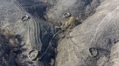 Vista a�rea de alvarizas calcinadas entre Parada de Montes y O Carballal, en los l�mites de A Pobra do Broll�n y Folgoso do Courel