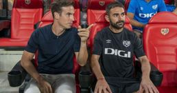 I�igo P�rez y Adri�n L�pez, en el banquillo del Rayo Vallecano