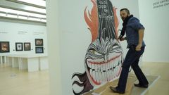 David Rub�n ultimando a s�a exposici�n do 2021 en A Coru�a