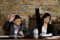 Cu��a, a la derecha, dar� explicaciones por escrito del accidente.