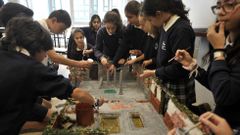 Imagen de archivo de estudiantes de la Grande Obra de Atocha (A Coru�a) trabajando en un proyecto sobre Roma y el agua