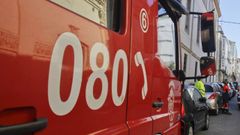 Efectivos del parque de Bomberos de Ferrol, en imagen de archivo, se desplazaron hasta Meir�s para colaborar en las labores de apagado.