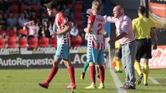 Luis Csar Sampedro da instrucciones a Sergio Gil durante un encuentro