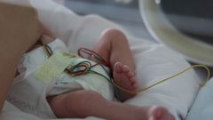 Beb� en un hospital.
