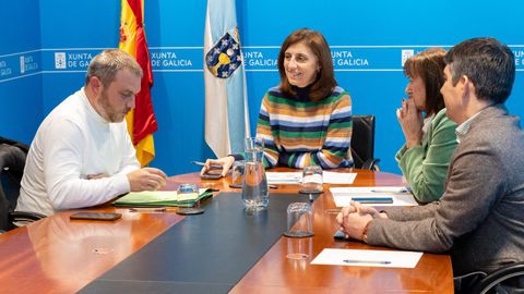 Reunin entre el alcalde de O Bolo, Miguel ngel Garca (izquierda), y la conselleira de Medio Ambiente, ngeles Vzquez