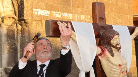 Desenclavo y procesi�n del Santo Entierro en Rianxo