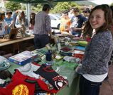 Los alumnos disfrutaron del mercadillo del trueque tanto por la ma�ana como por la tarde. 