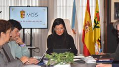 Nidia Ar�valo, durante� la junta de gobierno local de Mos de este viernes.