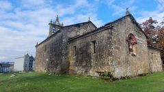 Iglesia de San Paio de Busc�s, con un San Paio en una ventana del siglo XII o XIII
