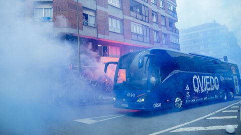 El autob�s del Real Oviedo antes del choque ante el Mirand�s