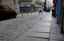 La v�a de entrada al barrio de A Magdalena presenta numerosas deficiencias.