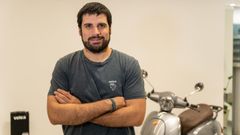 El caldense Emilio Froján, CEO y cofundador de Velca, la startup de motos eléctricas 