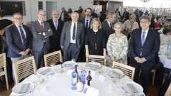 Conceci�n Otero, en el centro, ayer con compa�eros del Tribunal Superior de Xustiza