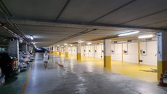 Plazas para coches elctricos en el aparcamiento de la plaza de Espaa