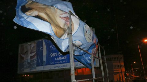 Desprendimiento de una valla publicitaria en Paiosaco a causa del viento