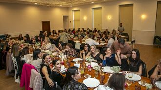 Los trabajadores del hospital de Barbanza se re�nen en una animada comida de Navidad
