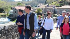 Besteiro recorre junto al candidato socialista de Ames un tramo del Cami�o de Fisterra