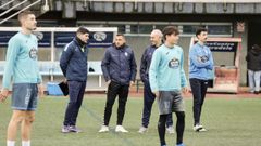 Dani Ll�cer, t�cnico del Ourense CF, en uno de los entrenamientos en el campo de Oira