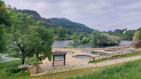 Termas de Muiño da Veiga, cerradas.