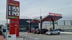 Fotografa tomada este domingo, da 31, a las 17.30 horas en una gasolinera ribadense