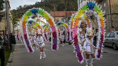 Gran concurso de disfraces y comparsas en Porto do Son