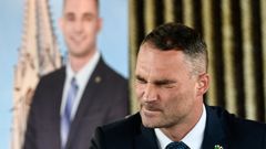 El candidato a la alcald�a por AfD, Sebastian Wippel, tras conocerse los primeros resultados