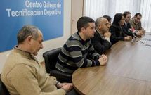 Carlos Cervi�o y Ra�l Bretal (a la izquierda), ayer, durante el nombramiento de este �ltimo.