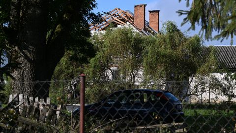 Tejado de una casa dañado por un dron ruso 