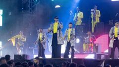 El Combo Dominicano durante su actuaci�n en las fiestas de Ba��as (Vimianzo)