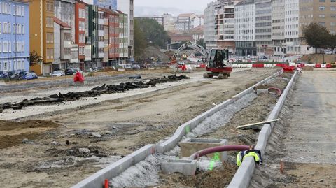 Mediana en construccin entre las dos calzadas que tendr el bulevar.