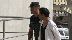 El hombre de nacionalidad marroqu� que se entreg� ayer tras asesinar a su expareja en Melilla.