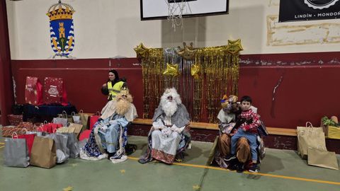 Sus majestades de Oriente ya llegaron ayer a Trabada