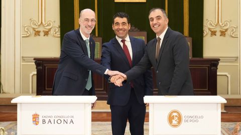 Jes�s V�zquez Almu��a y �ngel Moldes, alcaldes de Baiona y Poio respectivamente