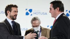 Pablo Casado y Antonio Garamedi, este lunes en el Foro de Innovación Turística de Madrid
