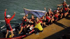Celebraci�n del Bueu, ganador de la regata de Mera la pasada campa�a.