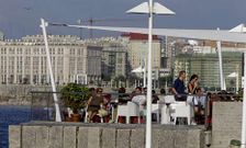 Tres cuartas partes de la ca�da del paro se produjo en el sector servicios.