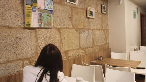 Exposici�n �A cor coma ponte� en la Confiter�a Land�n de Michelena