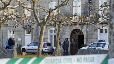 Parricidio en Ba�os de Molgas.La Guardia Civil investiga lo ocurrido en el hostal de Os Remedios