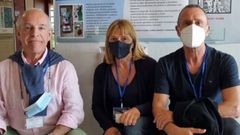 Francisco Javier Rodr�guez Izquierdo,  M� Antonia Su�rez Botana y Jes�s Silva Pichel, celadores del Chuac (A Coru�a) que ganaron el primer premio de las comunicaciones p�ster en el congreso nacional de Mallorca