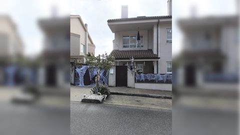Casas decoradas en la urbanizaci�n de Roxos, en Villestro