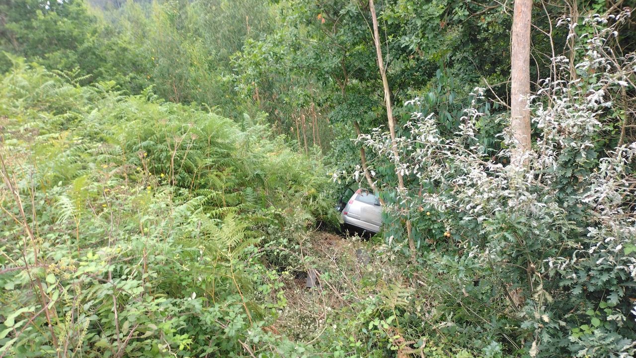 El hombre que falleció este domingo en Trabada tras salirse de vía su coche y caer por un desnivel, será enterrado este martes