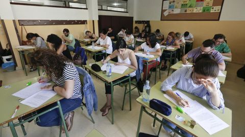 Imagen de archivo de un examen de las oposiciones de educacin celebrado en el IES Lucus Augusti