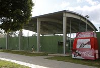 El cese cautelar de la actividad afecta a las tres pistas de p�del existentes en el Casino. 
