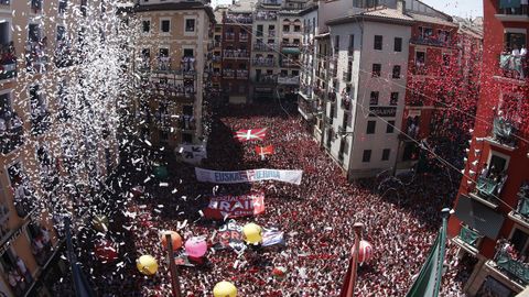 Vista de la Plaza Consistorial desde el balc�n del Ayuntamiento de Pamplona.